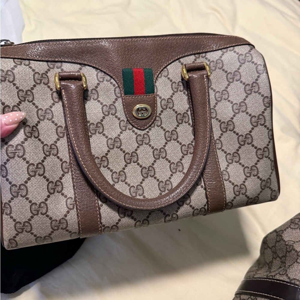 Gucci - Picture 2 of 2